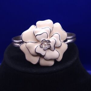 White enamel and silver-tone floral  Bracelet